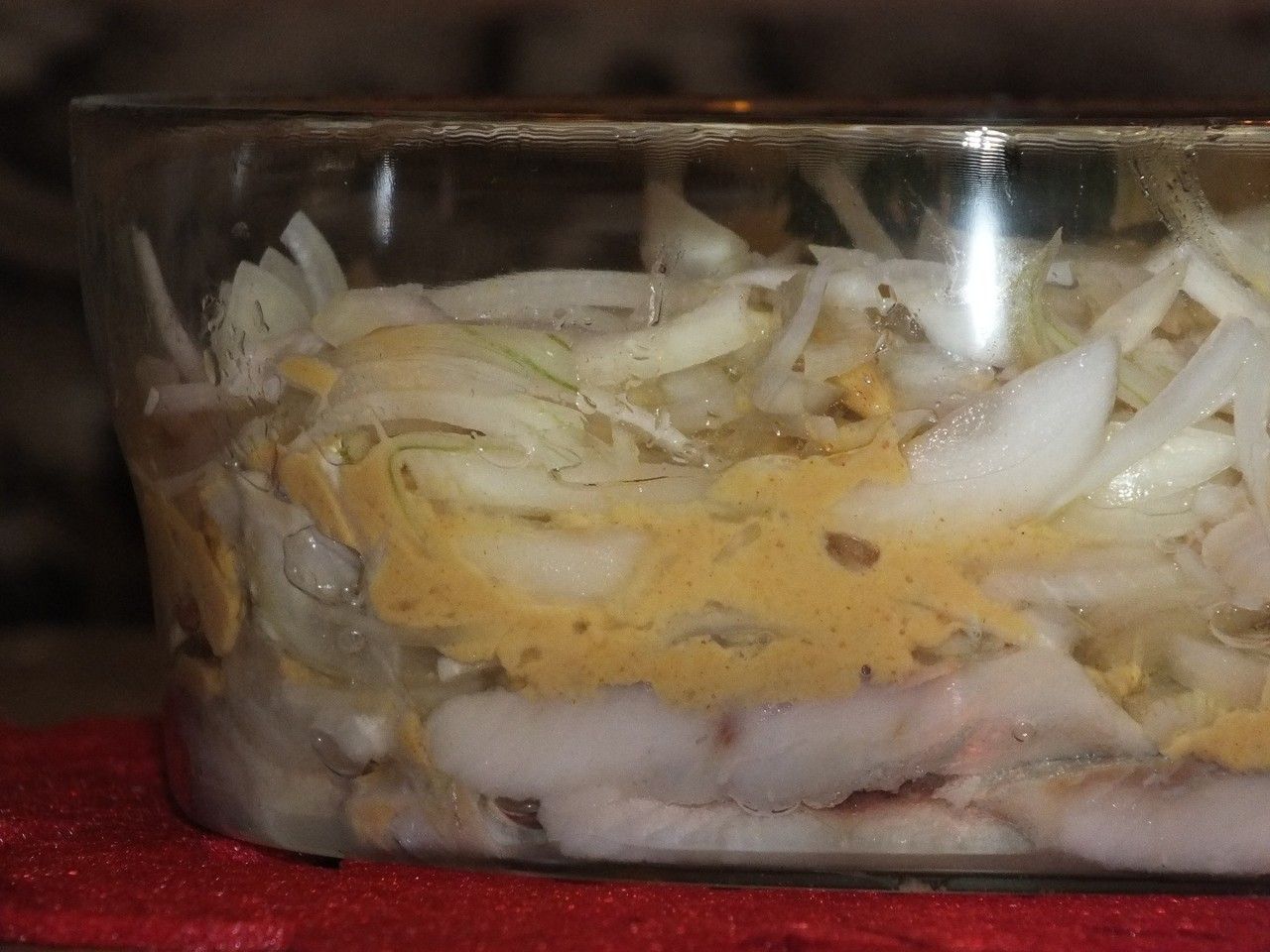 Śledzie z cebulą w oleju i musztardzie
