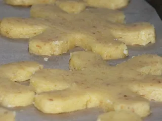 Kruche migdałowe ciasteczka - śnieżynki - 15