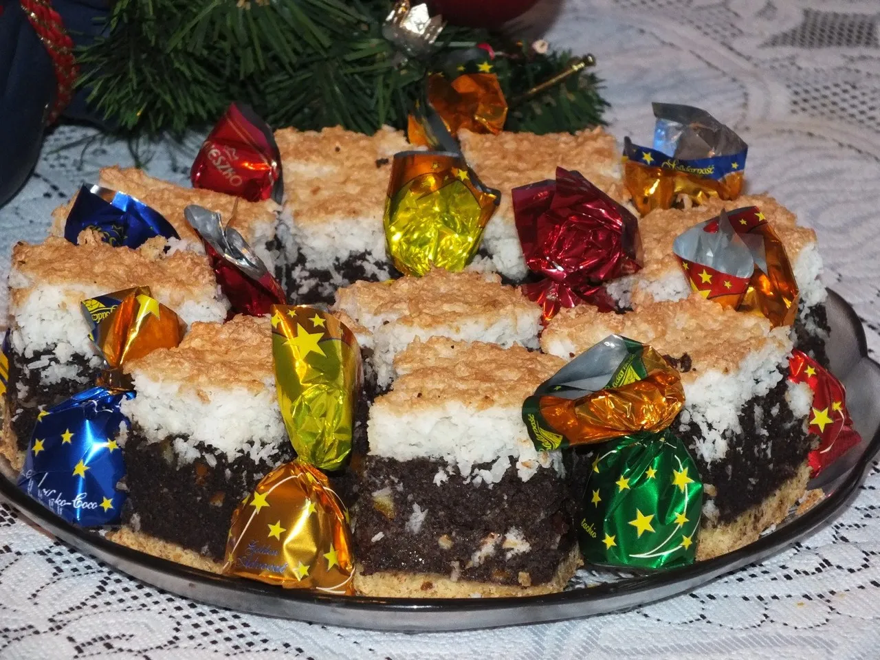 Makowiec z kokosem na kruchym spodzie