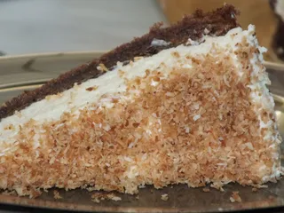 Delikatny sernik na biszkopcie - 12
