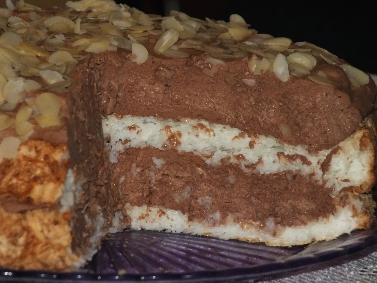 Tort kokosowy z śmietankowo-czekoladową masą
