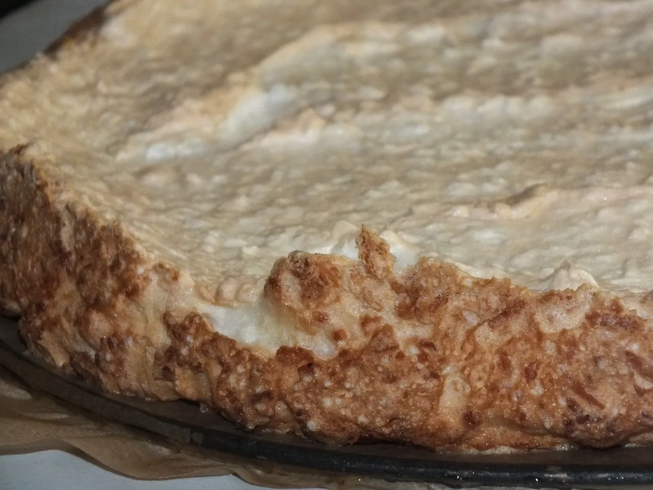 Tort kokosowy z śmietankowo-czekoladową masą