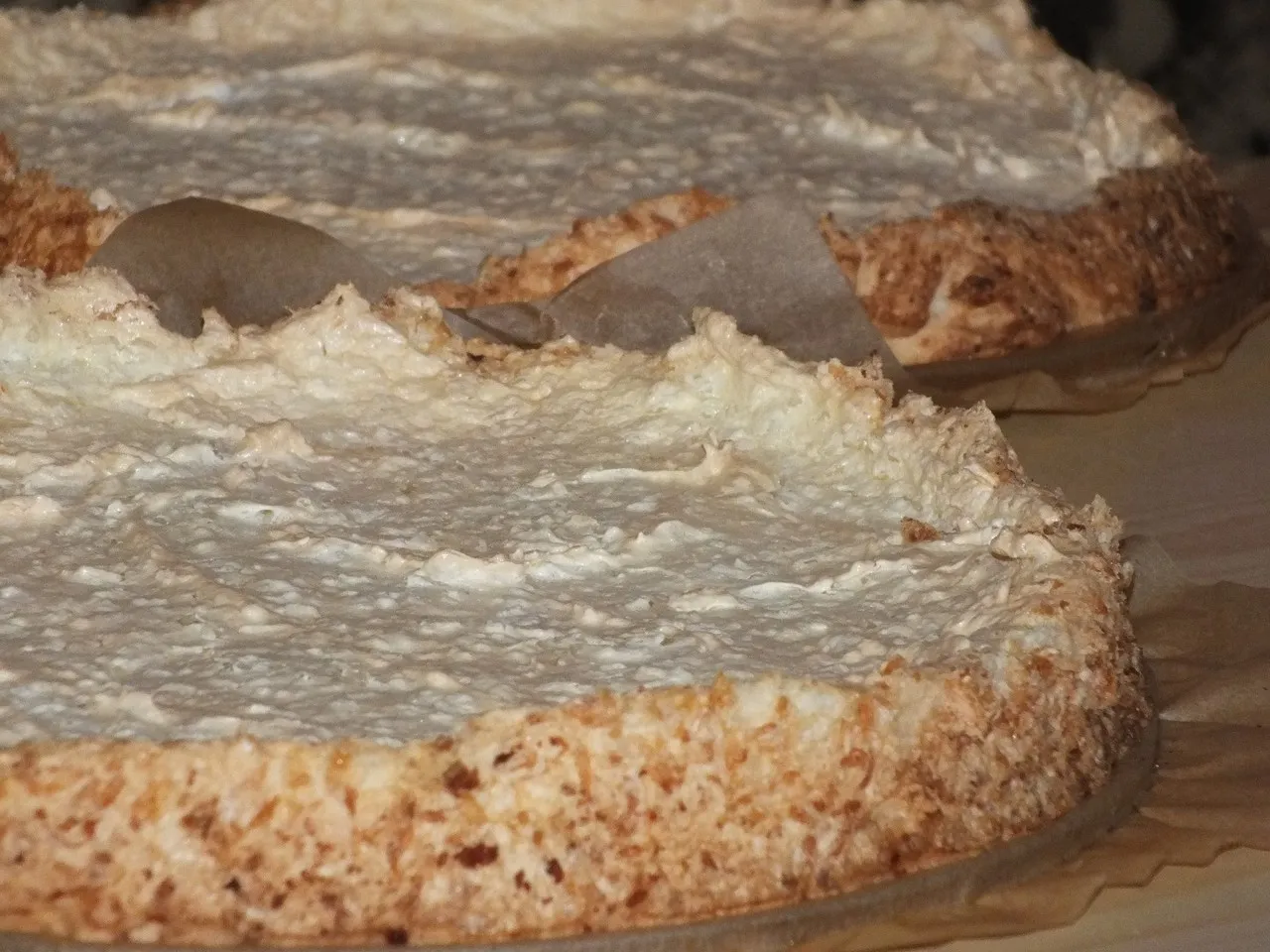Tort kokosowy z śmietankowo-czekoladową masą
