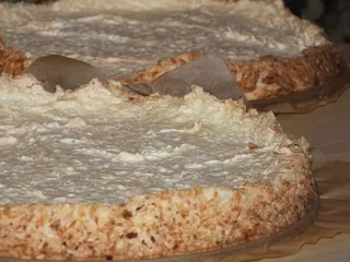 Tort kokosowy z śmietankowo-czekoladową masą - 8