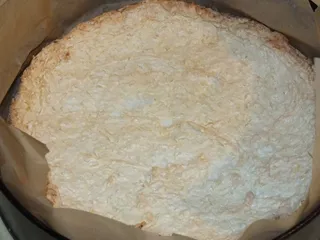 Tort kokosowy z śmietankowo-czekoladową masą - 9