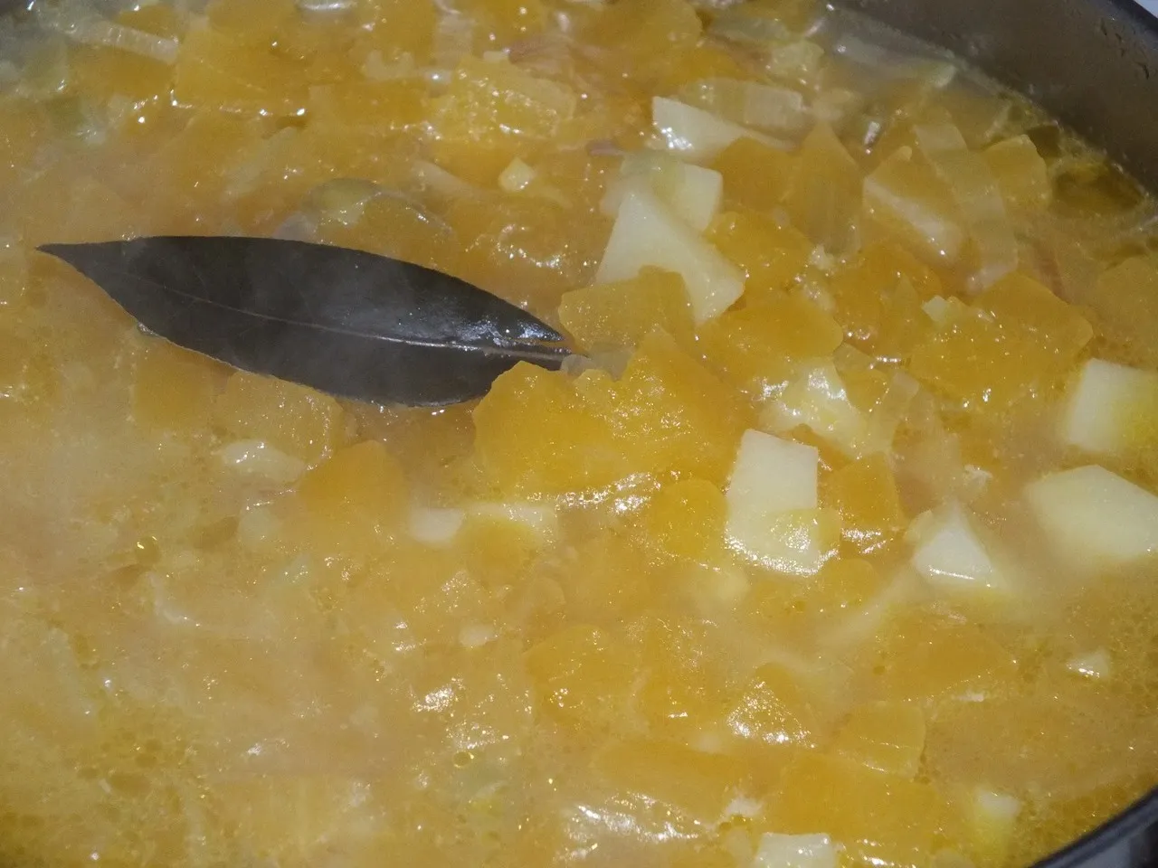 Zupa krem z dyni z pieczarkami
