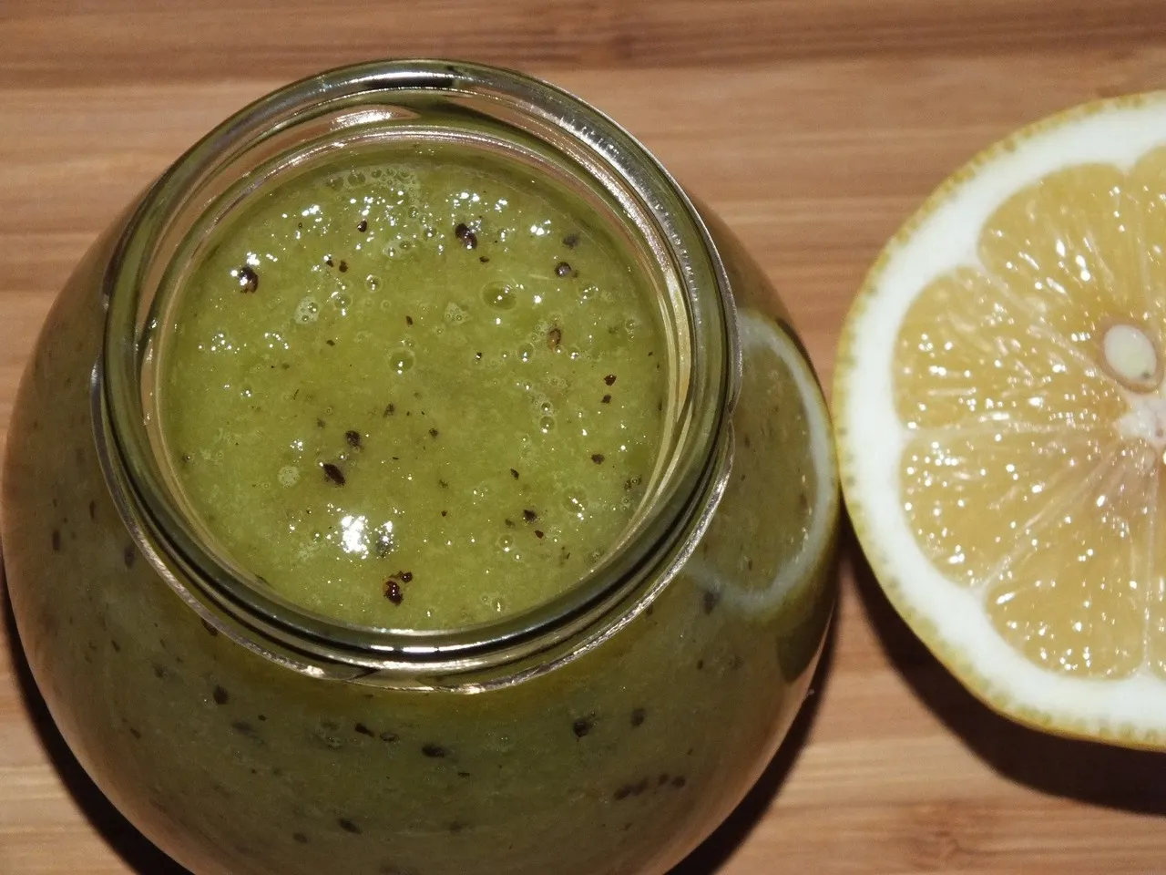 Lekarstwo z kiwi, cytryny i miodu