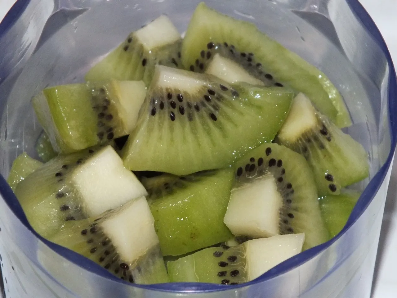Lekarstwo z kiwi, cytryny i miodu
