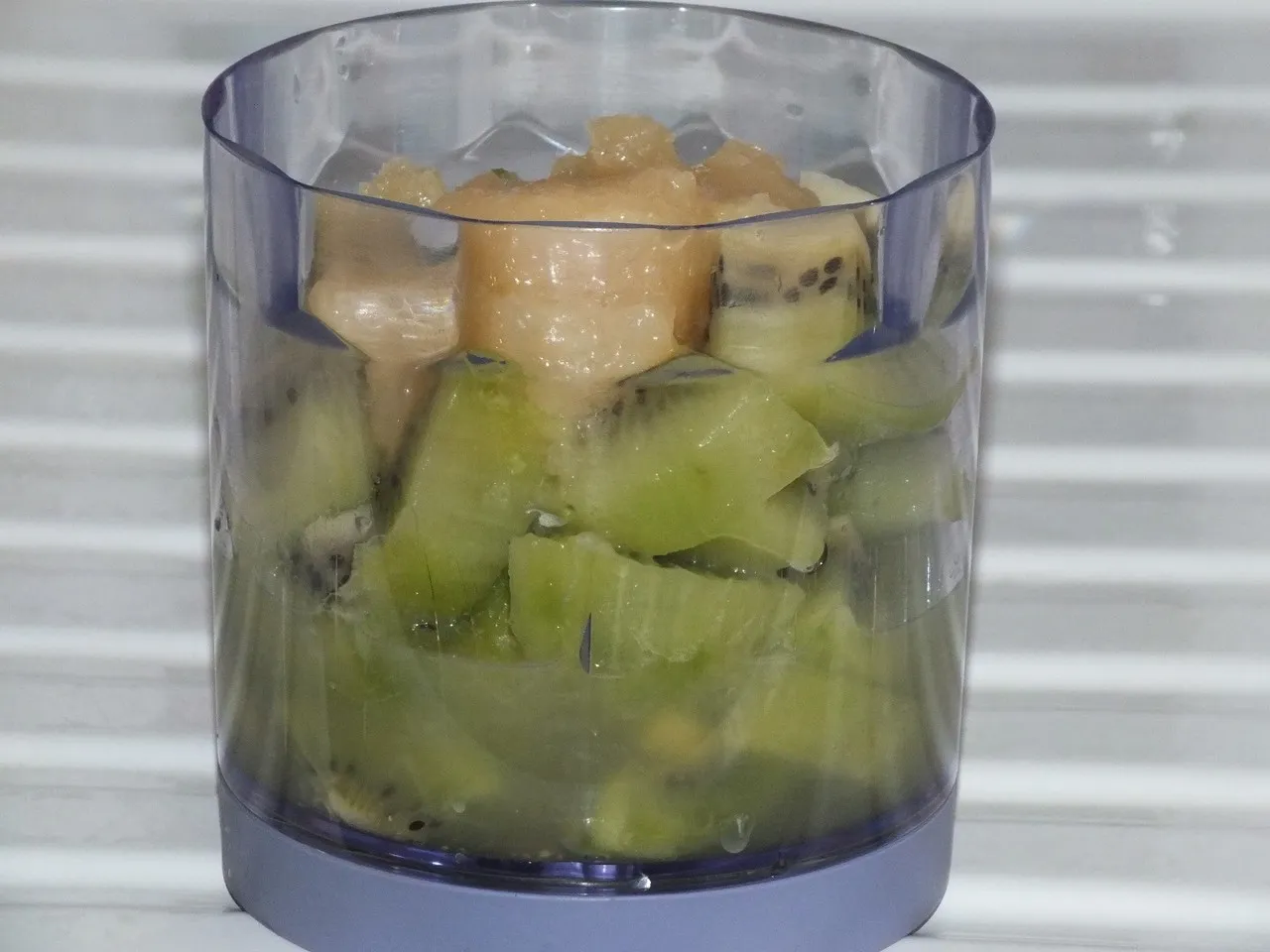 Lekarstwo z kiwi, cytryny i miodu