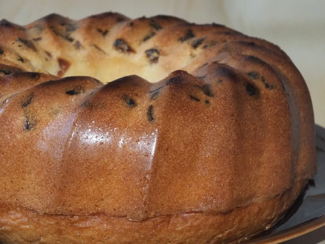 Babka piaskowa z suszonymi morelami