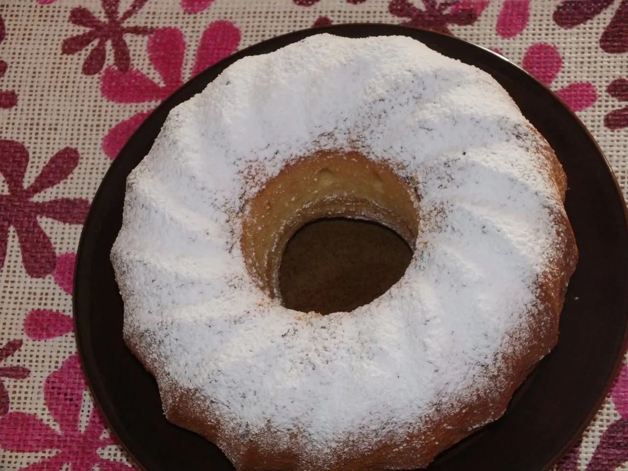 Babka piaskowa z suszonymi morelami