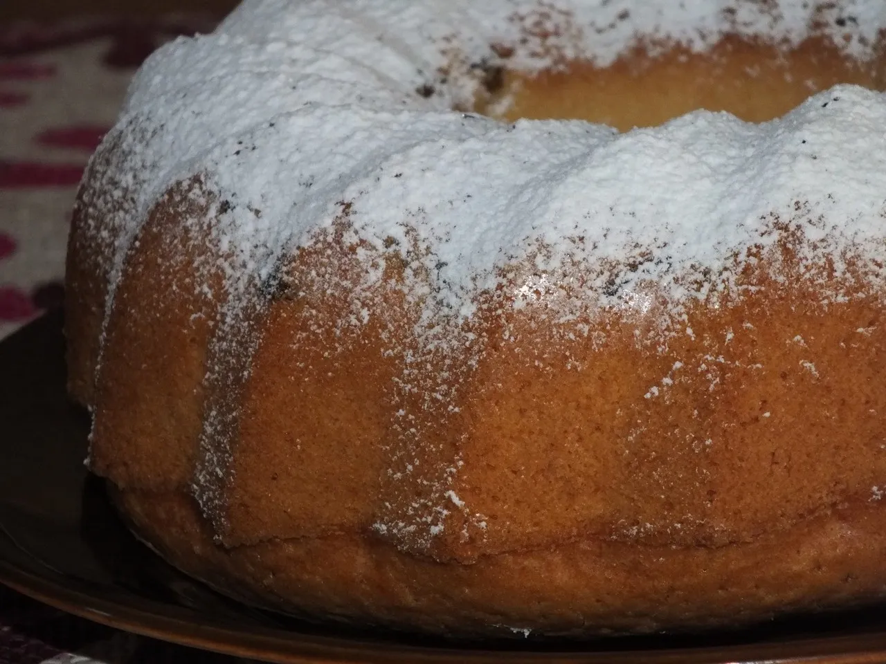 Babka piaskowa z suszonymi morelami
