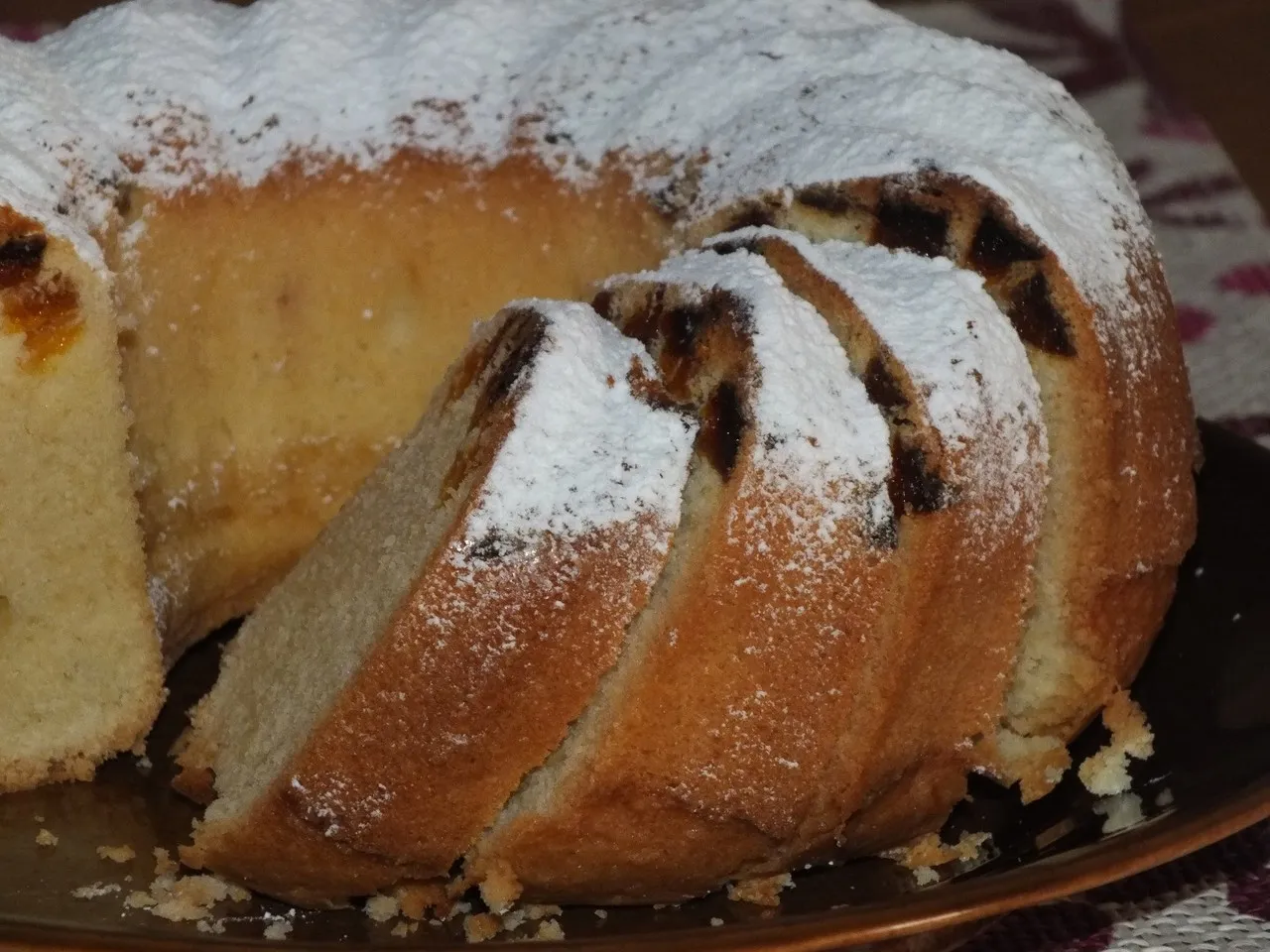 Babka piaskowa z suszonymi morelami