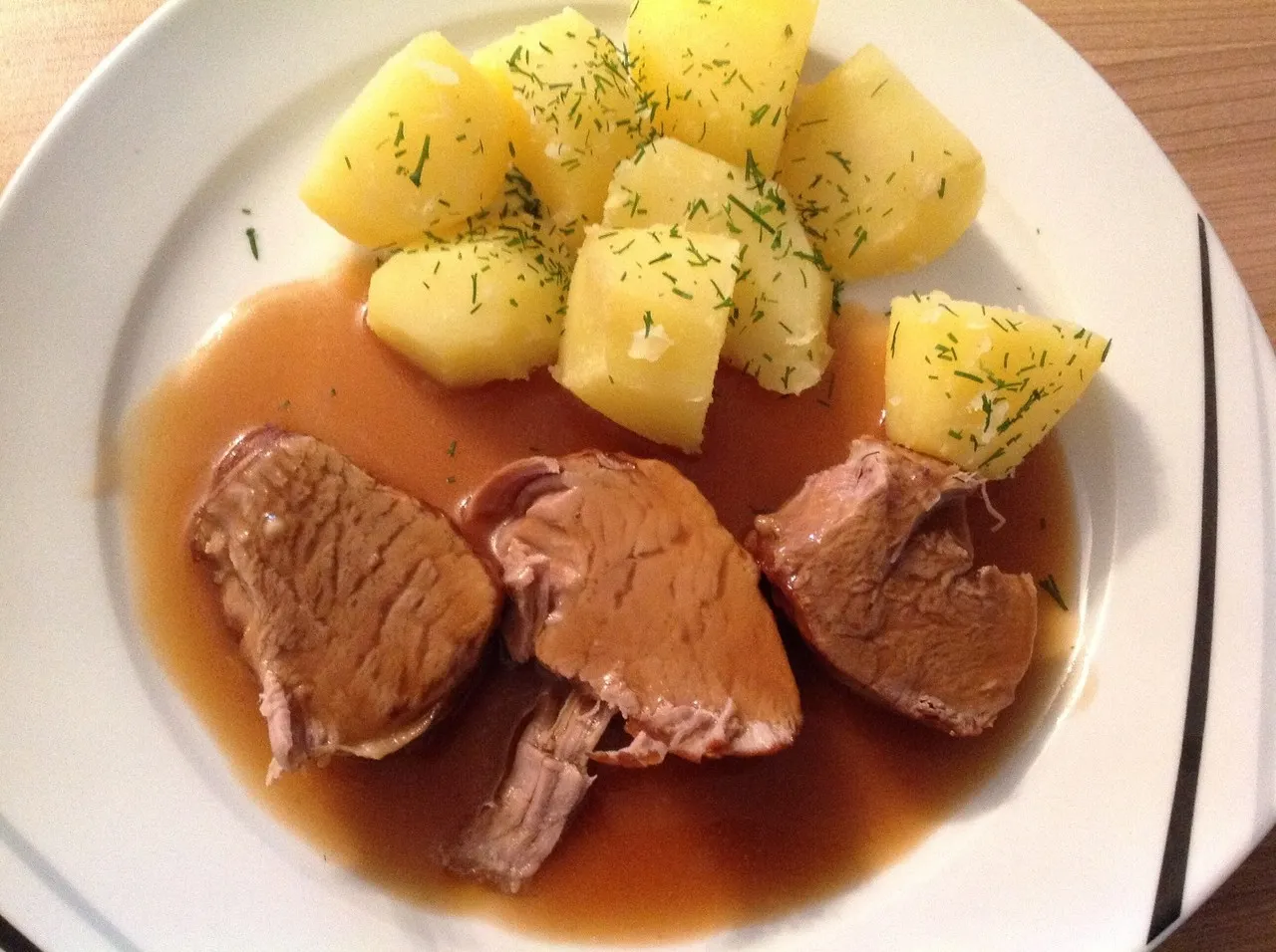 Pieczeń w sosie z piwem karmelowym
