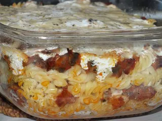 Zapiekanka makaronowa pod śmietankowo-serową pierzynką - 1