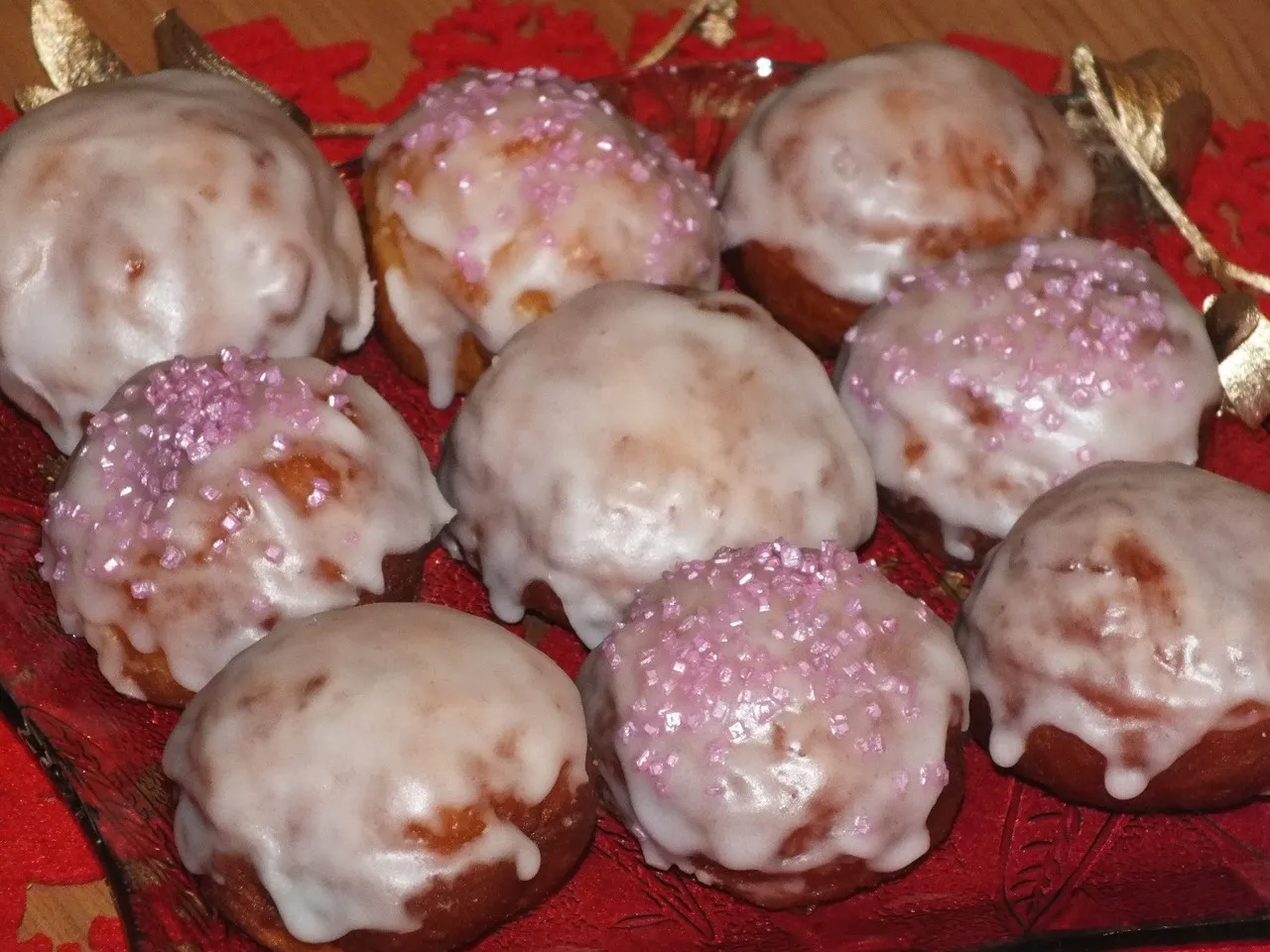 Miękkie pączki w cytrynowym lukrze
