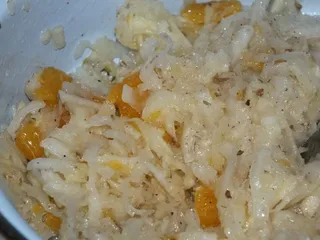 Surówka z białej rzodkwi, pomarańczy i jabłka - 13