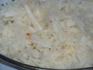 Surówka z białej rzodkwi, pomarańczy i jabłka - 9