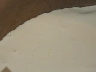 Jogurtowo-truskawkowe ciasto na biszkopcie - 15