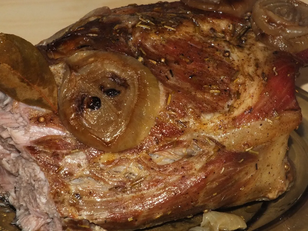 Miękki i aromatyczny karczek wieprzowy