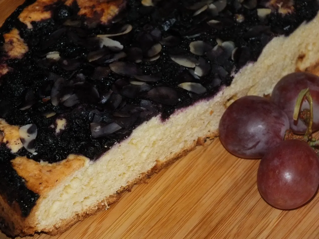 Bardzo szybkie ciasto z mrożonymi jagodami