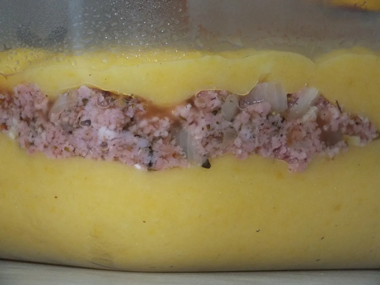 Zapiekanka ziemniaczano-dyniowa z mieloną kiełbasą