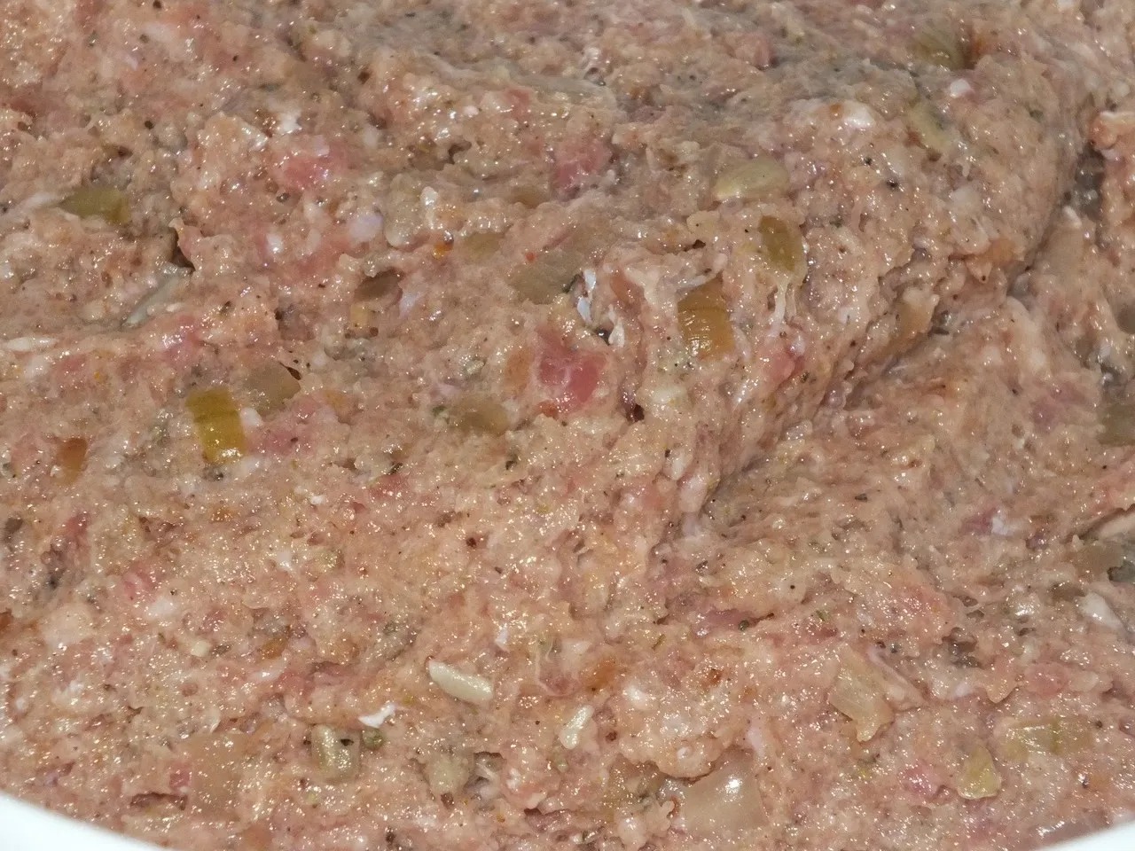 Razowe kotlety mielone w pieczarkowym sosie