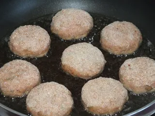 Razowe kotlety mielone w pieczarkowym sosie - 19