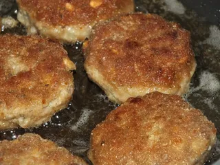 Razowe kotlety mielone w pieczarkowym sosie - 22