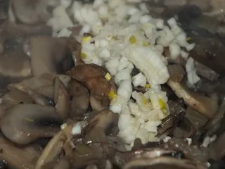 Razowe kotlety mielone w pieczarkowym sosie - 31