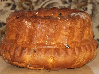 Wielkanocna babka drożdżowa z rodzynkami - 14
