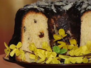 Wielkanocna babka drożdżowa z rodzynkami - 26