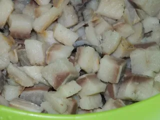 Sałatka śledziowa z pomidorami - 7