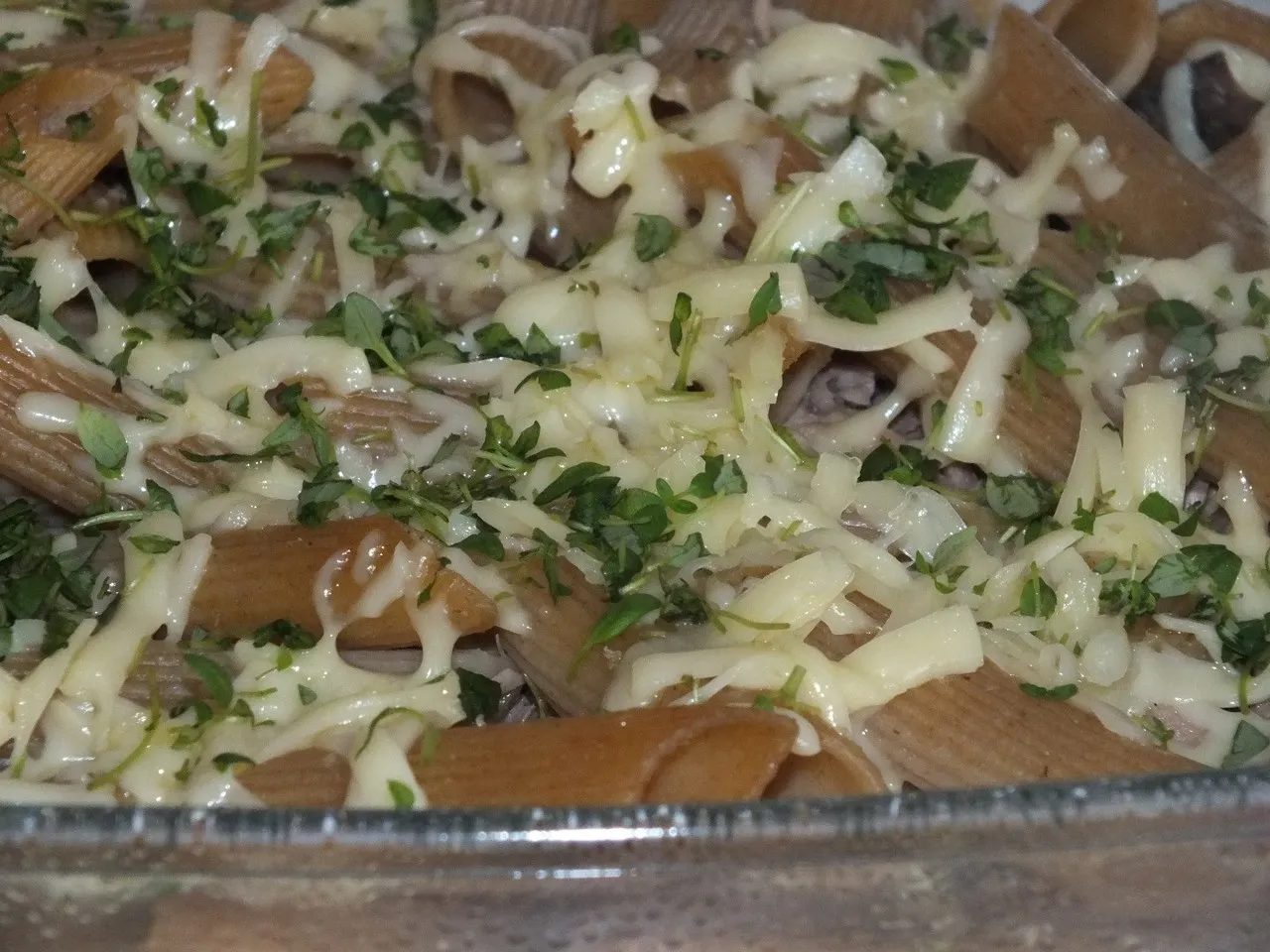 Zapiekanka ze szpinakiem, pieczarkami i tuńczykiem