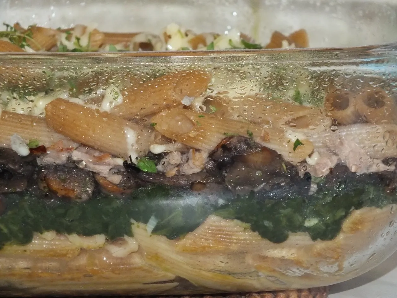 Zapiekanka ze szpinakiem, pieczarkami i tuńczykiem