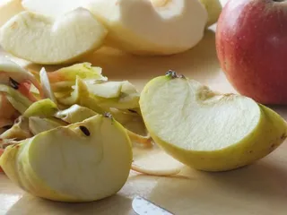 Jabłka w cieście przekładane serem i pianką - 4