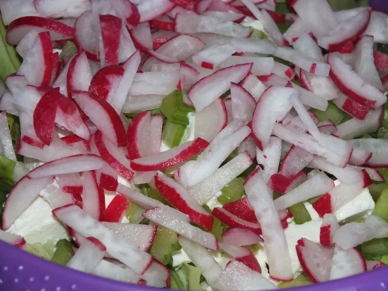 Sałatka z zielonej sałaty i sera Feta