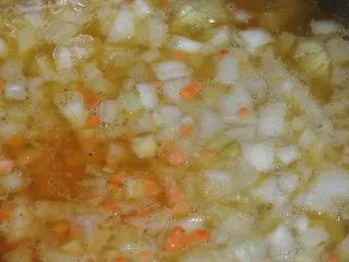 Jarzynowa z cebulą i  czerwoną soczewicą - 7