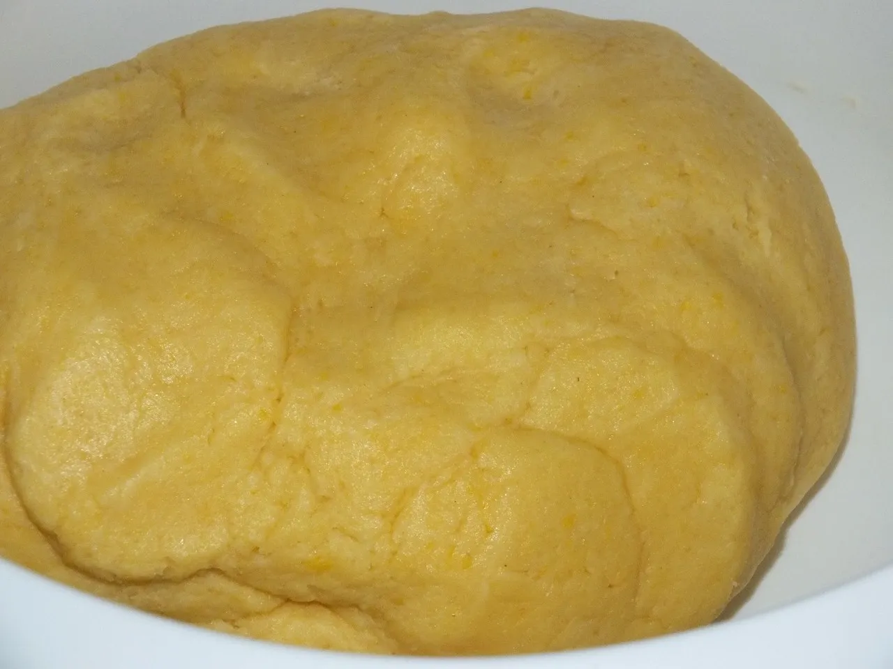 Kruche ciasto z budyniowo-rabarbarową masą