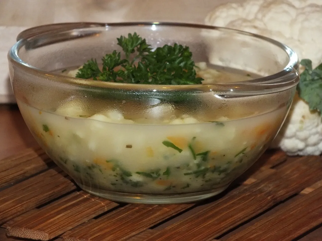 Zupa kalafiorowa ze zdrową nutką cebuli