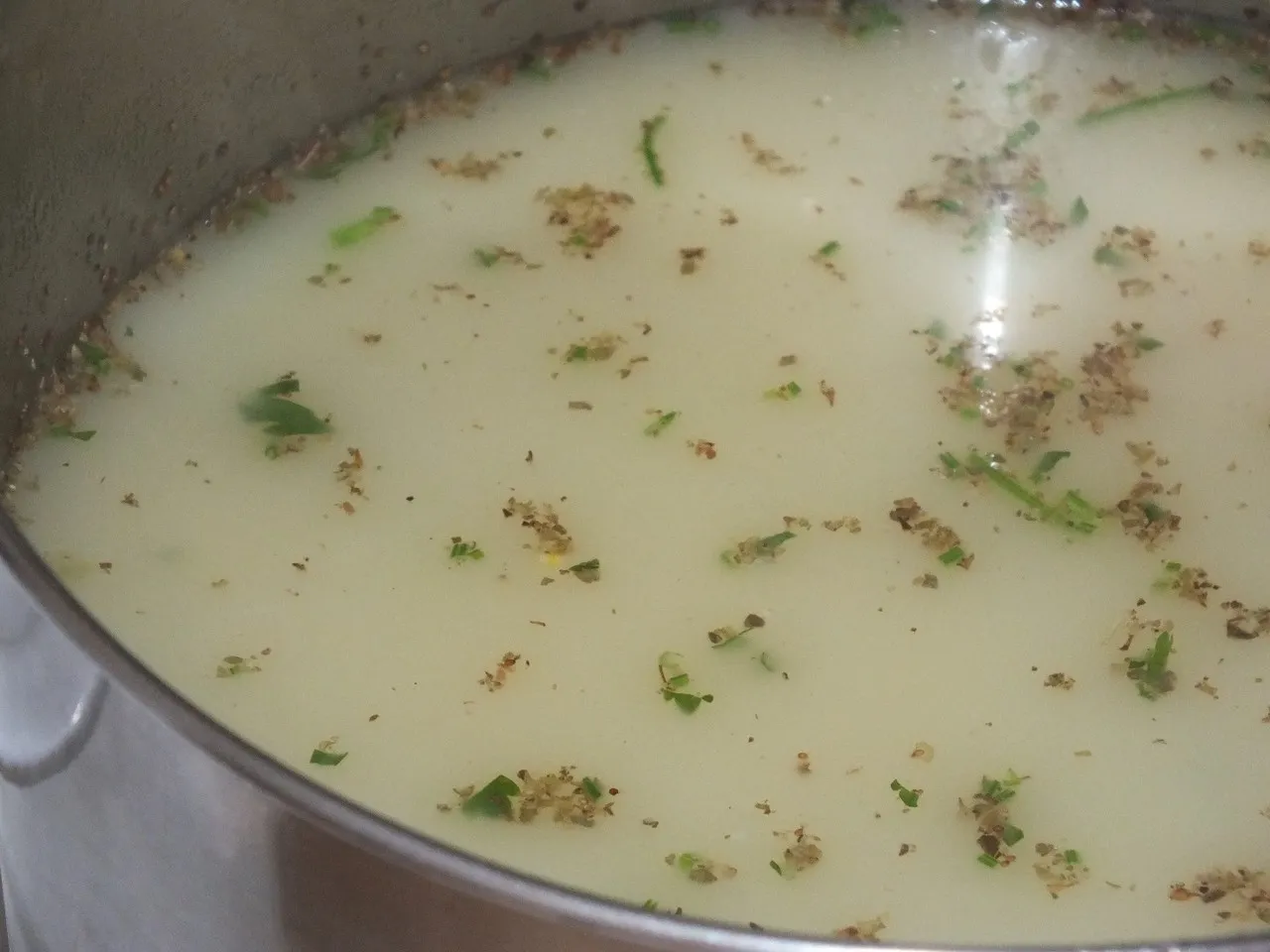 Zupa kalafiorowa ze zdrową nutką cebuli