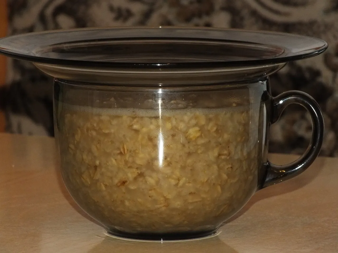 Owsianka z jogurtem i truskawkami