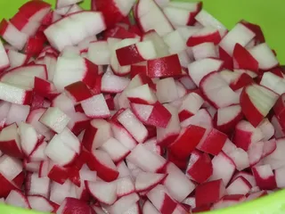 Sałatka z rzodkiewki, jabłka i selera naciowego - 6