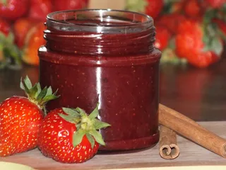 Dżem truskawkowy z aromatyczną nutką cynamonu - 2
