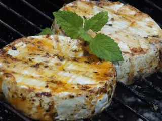 Marynowany camembert z grilla - 2