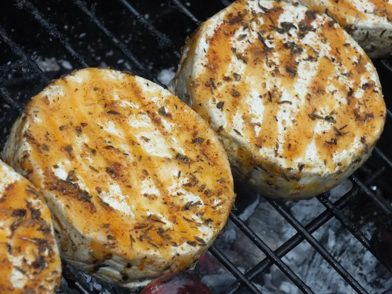 Marynowany camembert z grilla