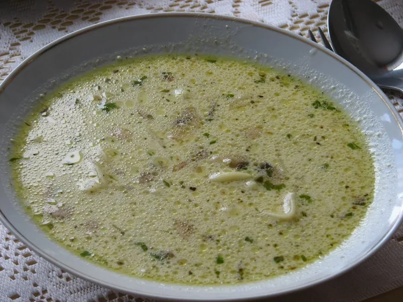 Zupa pieczarkowa z makaronem