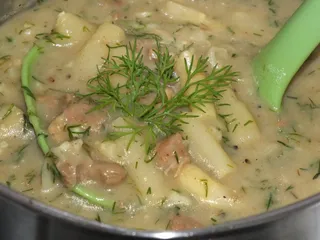 Białe szparagi z karczkiem w sosie czosnkowo-koperkowym - 1
