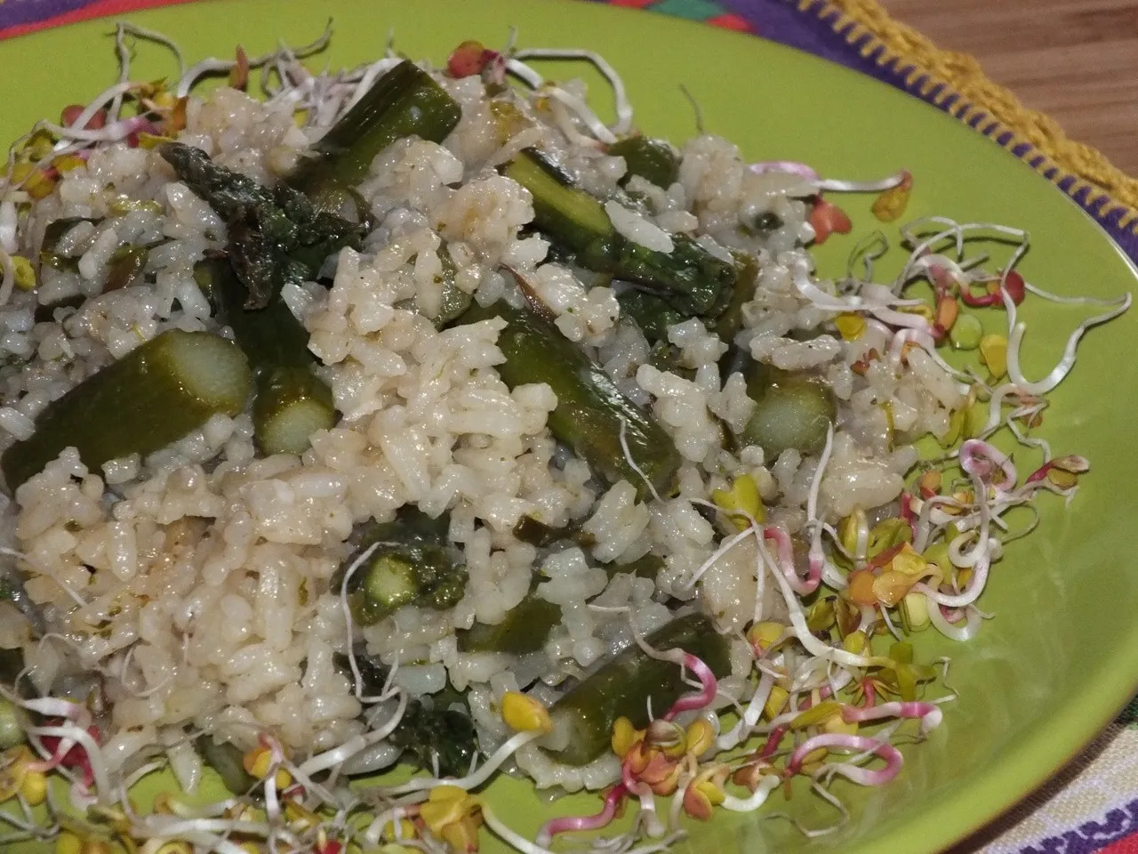 Risotto z zielonymi szparagami i czosnkiem