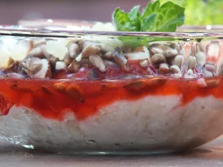 Owsianka z truskawkami i bakaliami - 18